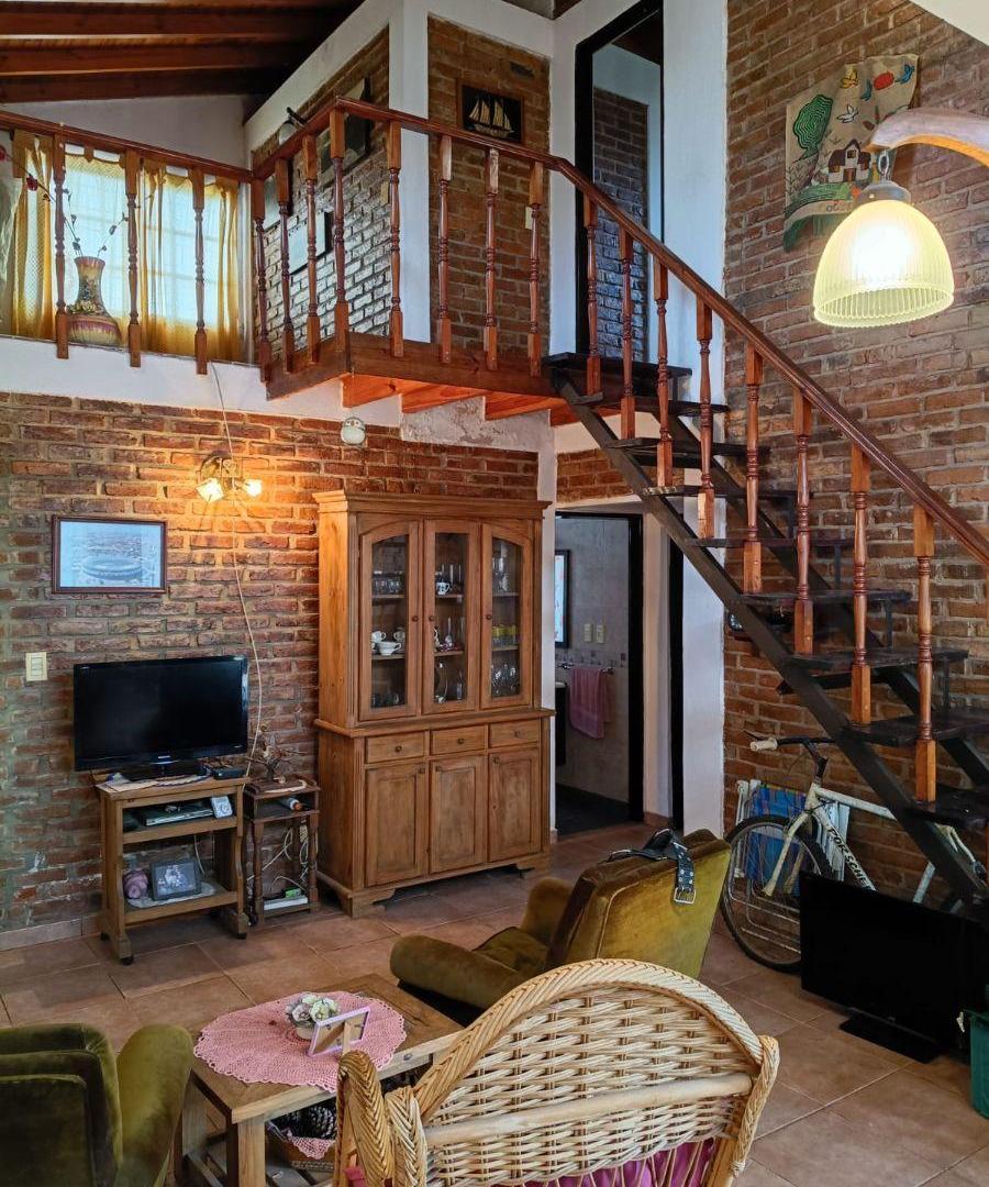 Foto de Casa Quinta Con Pileta Y Amplio Terreno Ubicado En Barrio Cerrado, La, imagen 3