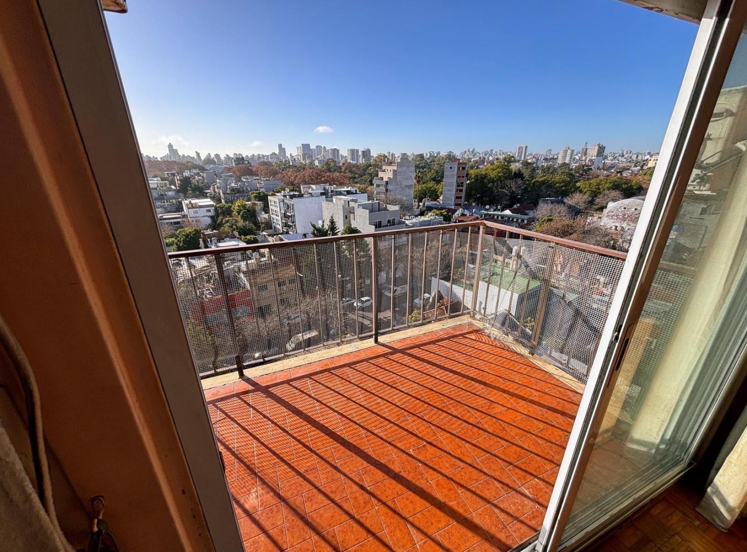 VENTA DEPARTAMENTO 5 AMBIENTES, COCHERA, 2 BAÑOS Y VISTA ABIERTA