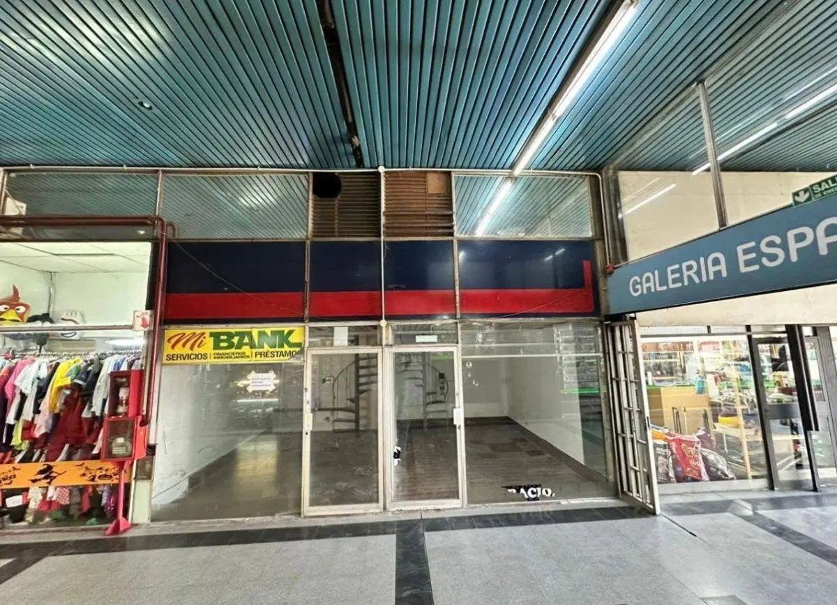 Alquiler local comercial en galería Espacial 5
