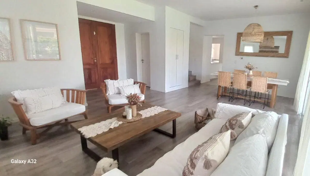 Casa de 250 m2 con 3 habitaciones en venta en Ayres Plaza 5