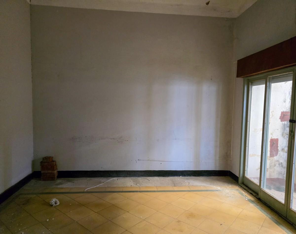 ¡Oportunidad Unica en Pleno Centro! Departamento a Reciclar 4