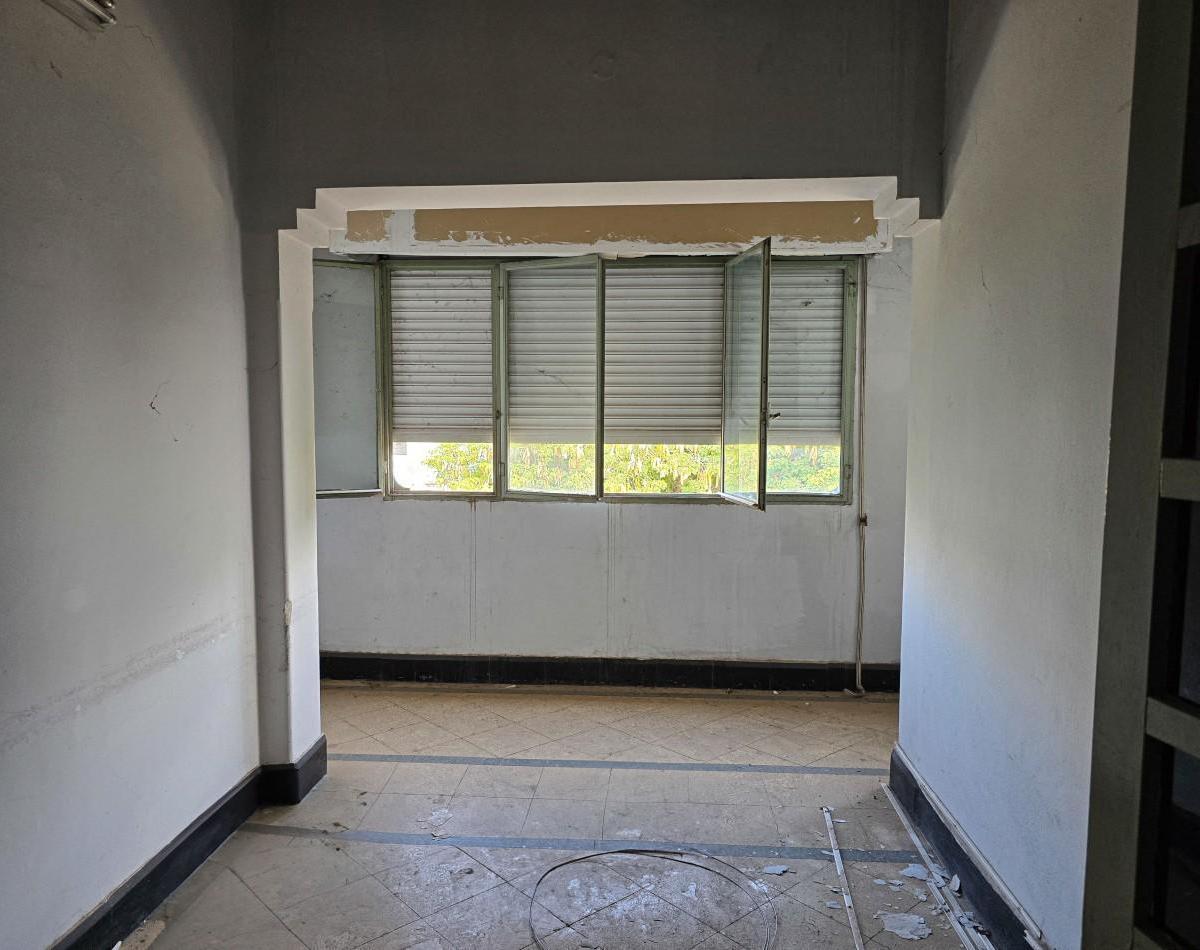 ¡Oportunidad Unica en Pleno Centro! Departamento a Reciclar 3