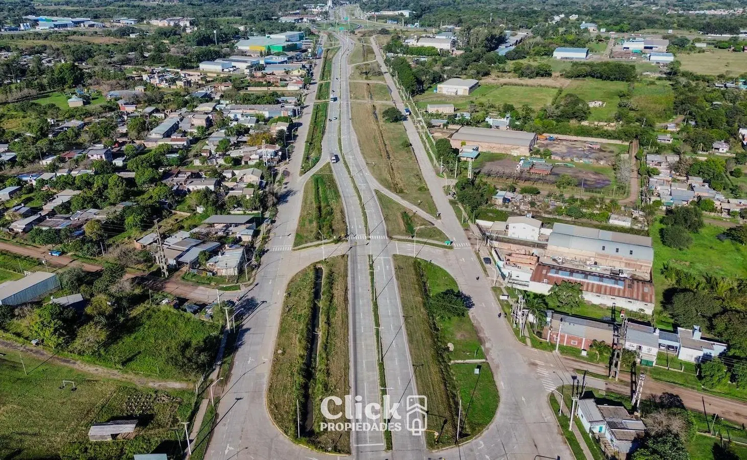 GALPÓN | 450 M² CUBIERTOS | 1.050 M² LIBRES | MÚLTIPLES USOS | RESISTENCIA 3