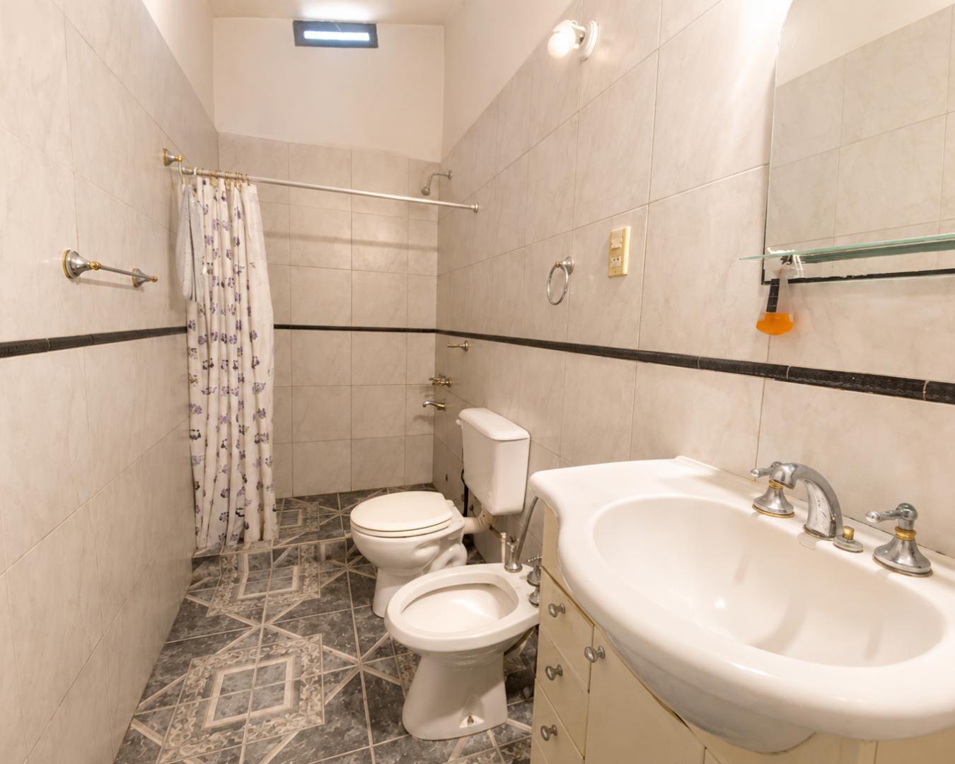 Foto de CASA | 3 DORMITORIOS | COCINA REFACCIONADA | PATIO | COCHERA |, imagen 5
