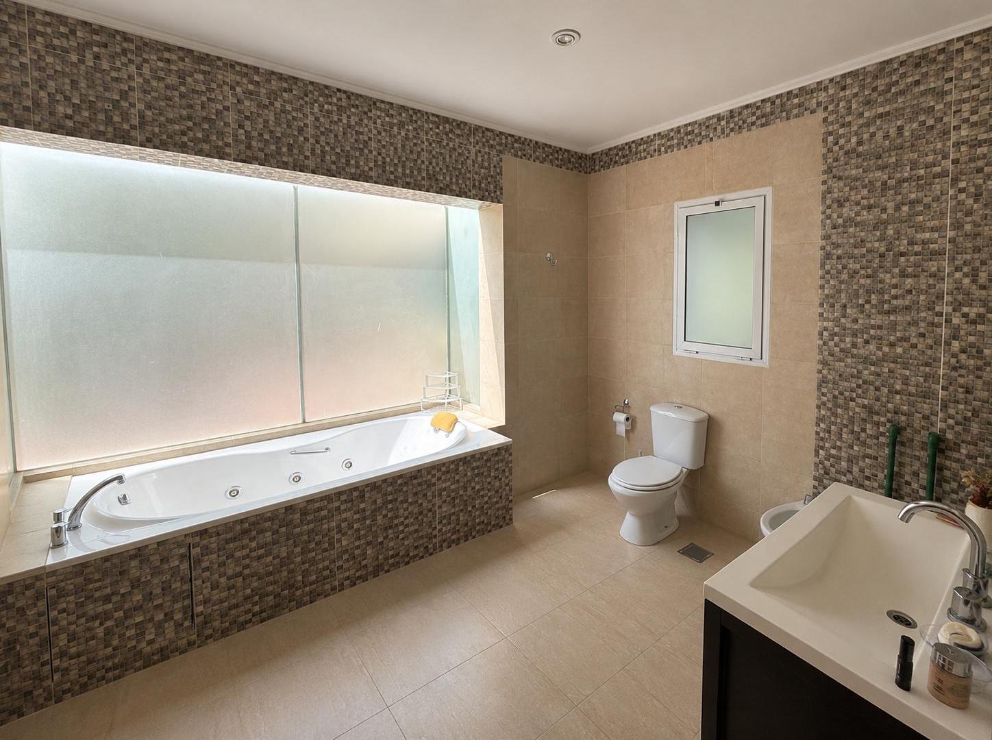 Foto de ALQUILER CASA 6 AMBIENTES EN BARRIO PRIVADO | CHASCOMUS, imagen 4