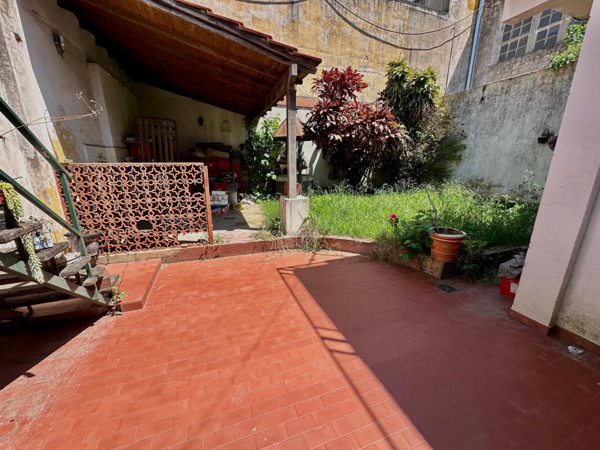 Venta Casa 5 Ambientes con Jardín y Terraza en Villa Luro 2