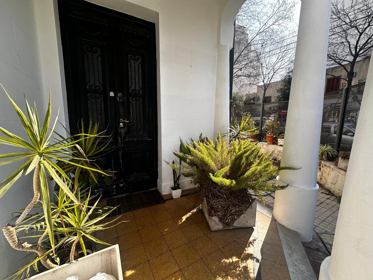 Venta Casa de Estilo en Villa del Parque 4
