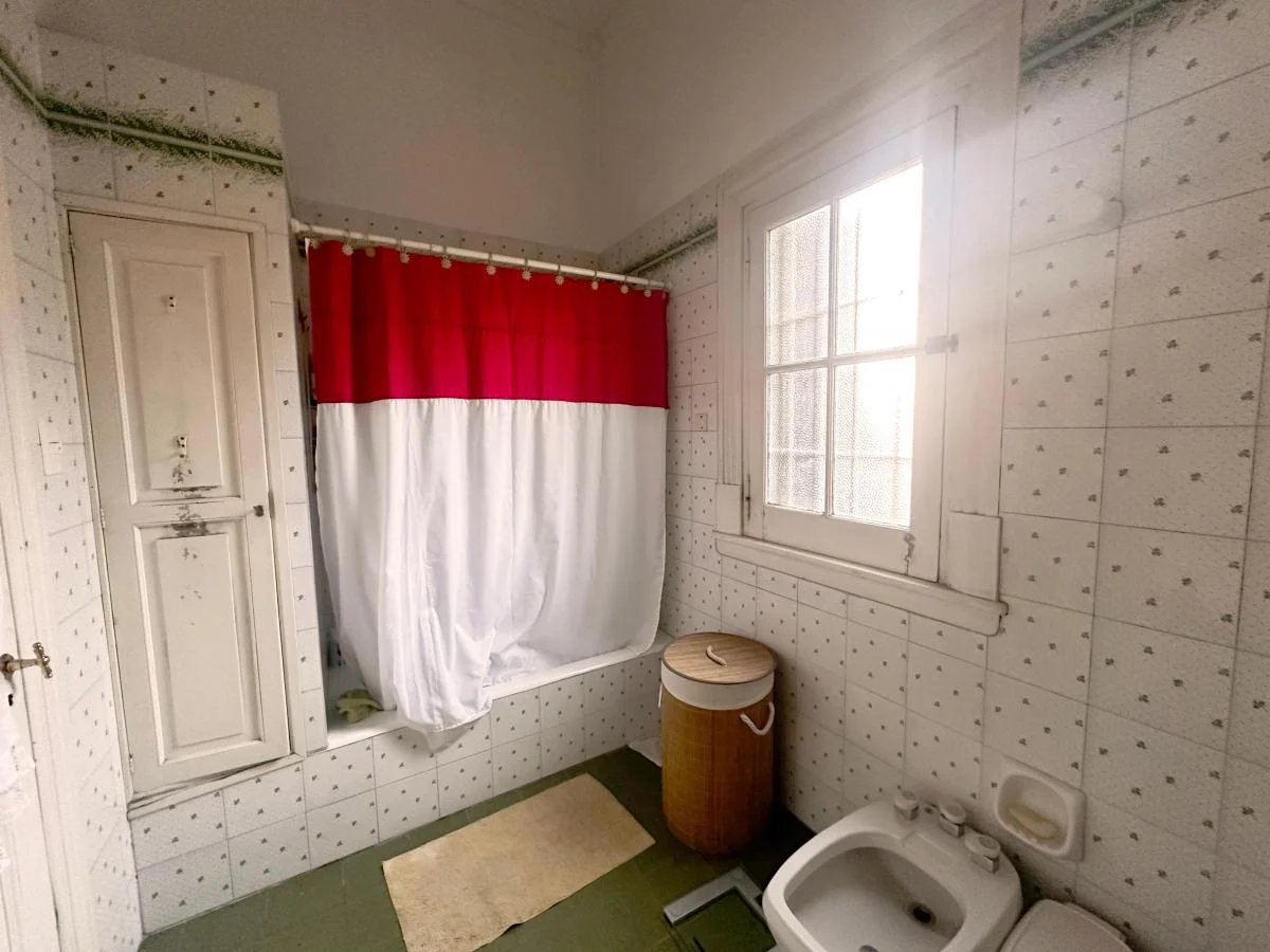 Venta Casa de Estilo en Villa del Parque 3