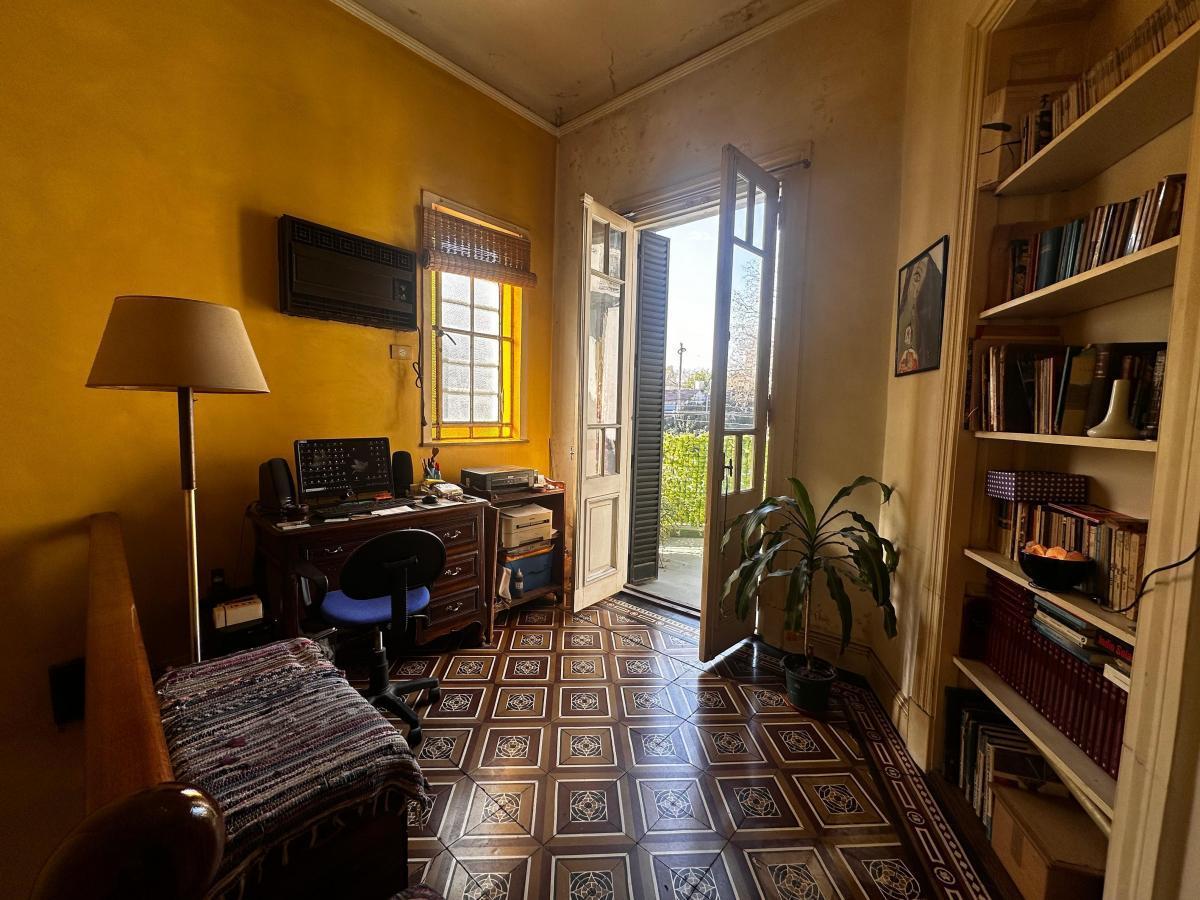 Venta Casa de Estilo en Villa del Parque 5