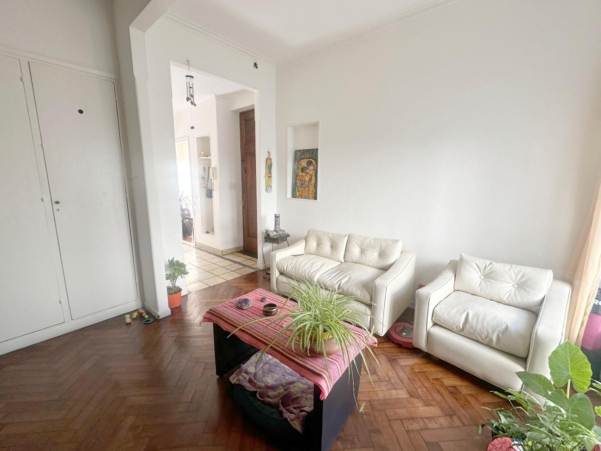 Venta PH 4 Ambientes con Patio y Terraza en Parque Cha 3