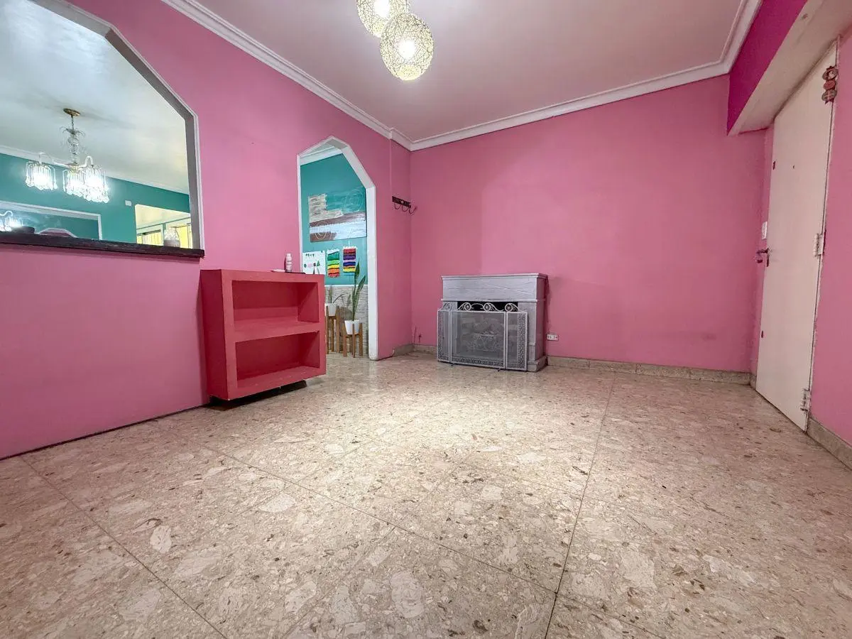 Venta casa 4 ambientes con terraza y cochera en Villa Devoto 1