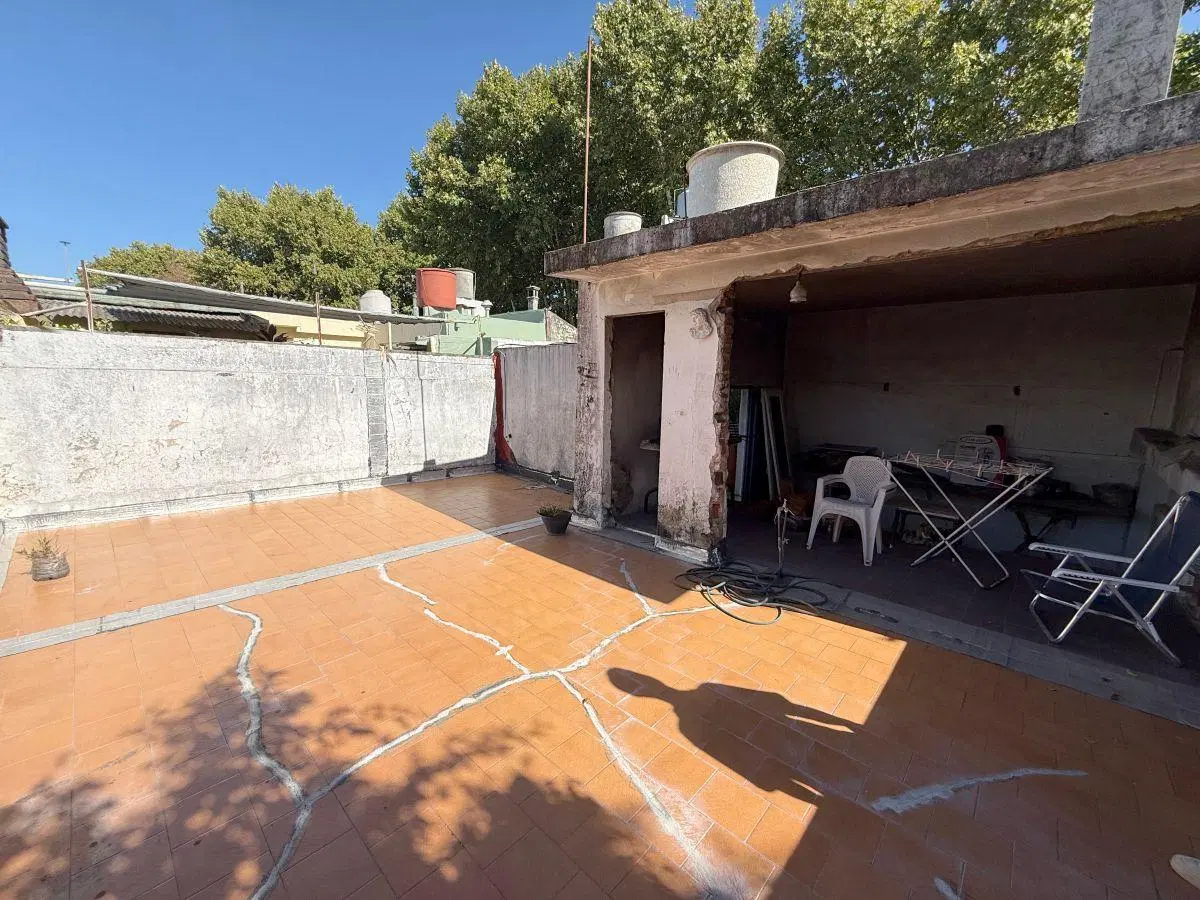 Venta PH 4 Ambientes con terraza y cochera en Monte Castro 4