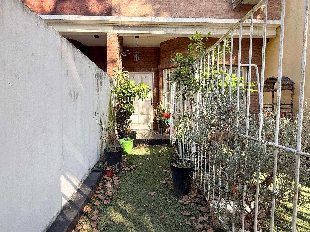 Foto de Venta Duplex 4 Ambientes con Cochera en Villa Pueyrredón, imagen 1