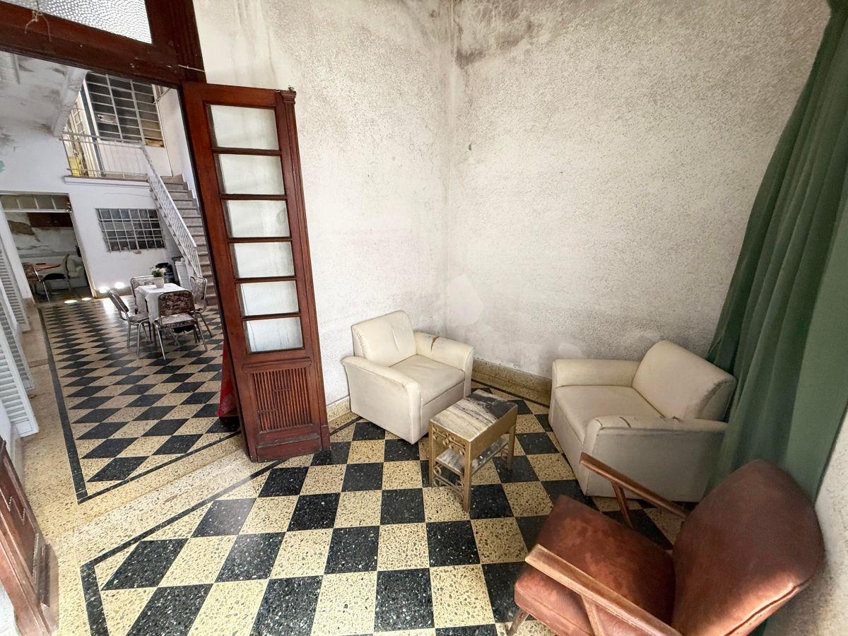 Foto de Venta Casa de 5 Ambientes con Terraza Propia en Monte Castro, imagen 2