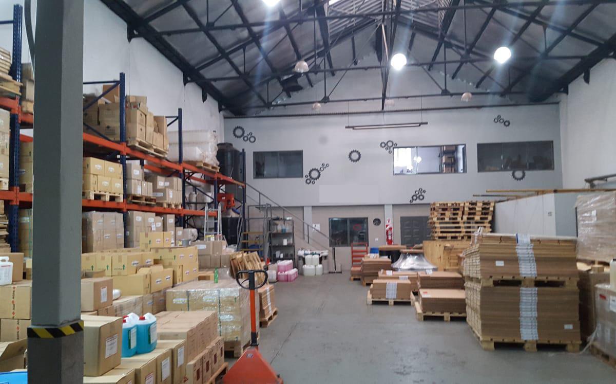 Venta de Depósito con oficinas en Barracas zona distrito de diseño