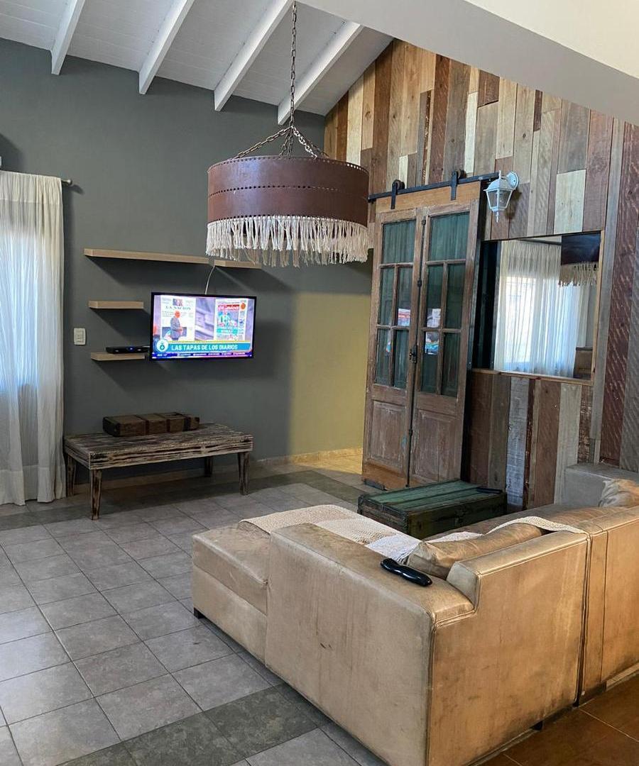 Foto de ZONA VALLE ESCONDIDO 4 DORM IDEAL FLIA. NUMEROSA, imagen 2