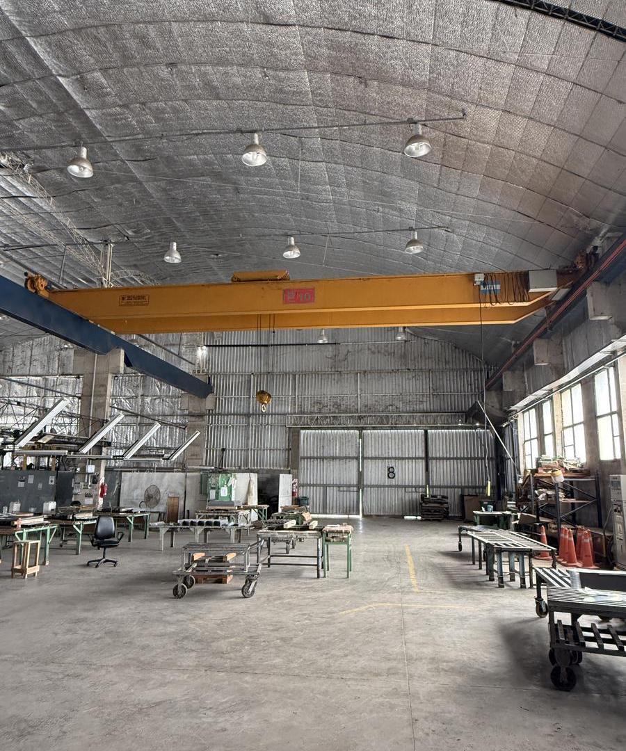 EXC. GALPON IDEAL CENTRO LOGISTICO / 1350 MTS CON OFICINAS Y COCHERAS