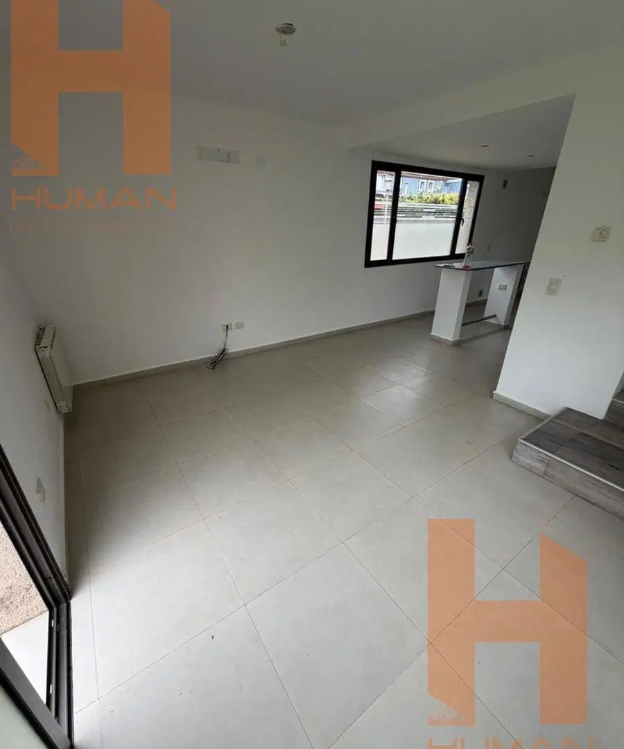 DUPLEX CAMPO DE VUELO II - DOS DORM - TRES BAÑOS - PATIO 1