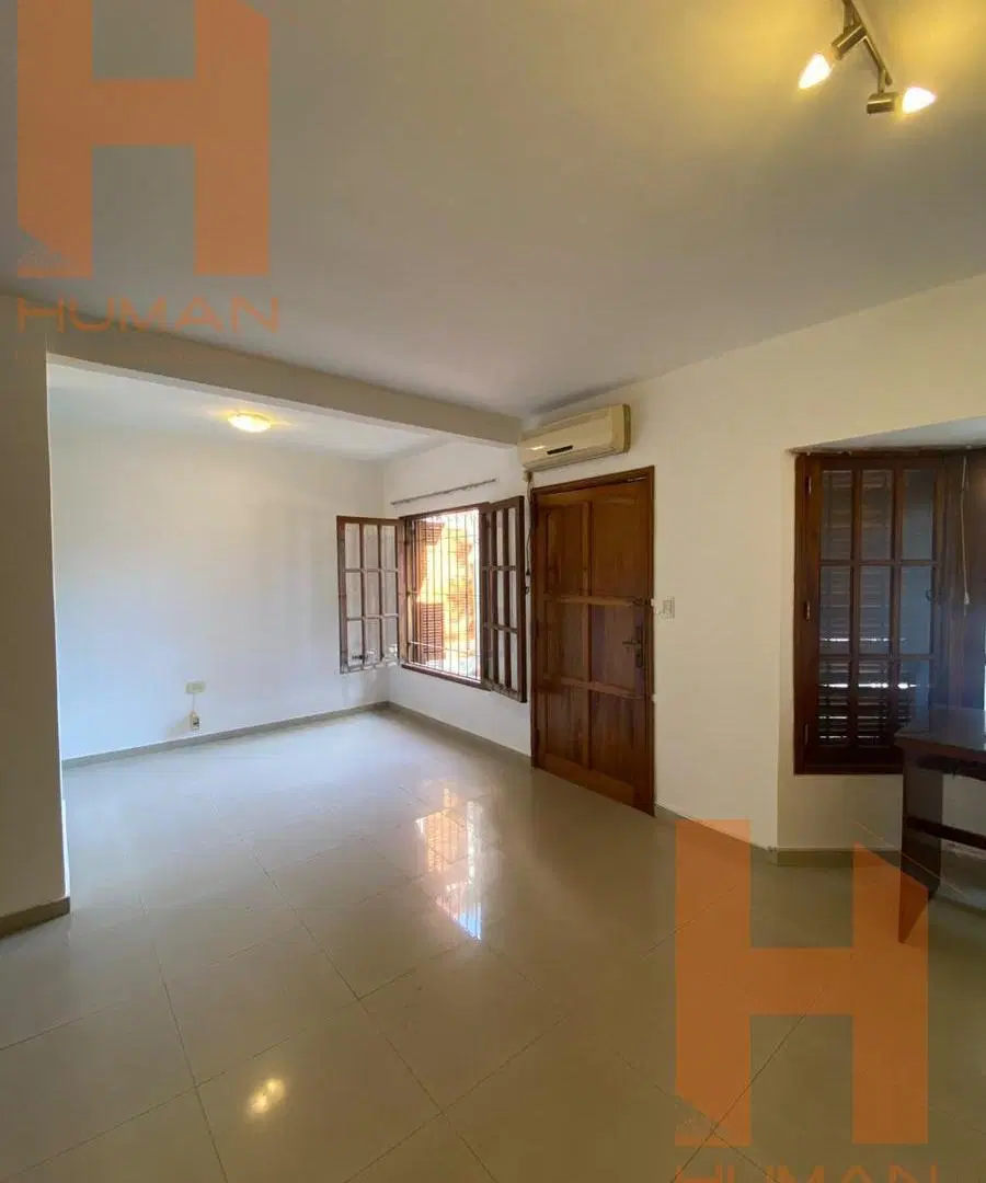 A MTS DE NUEVO CENTRO SHOPPING - CASA EN PLANTA BAJA 3 DORMITORIOS - COCHERA 1
