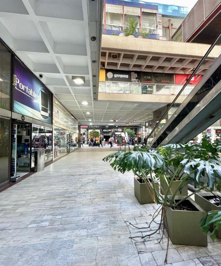 Foto de Alquiler / Venta Local Comercial Galeria Jardin, imagen 2