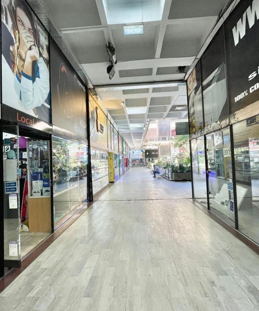 Foto de Alquiler / Venta Local Comercial Galeria Jardin, imagen 4