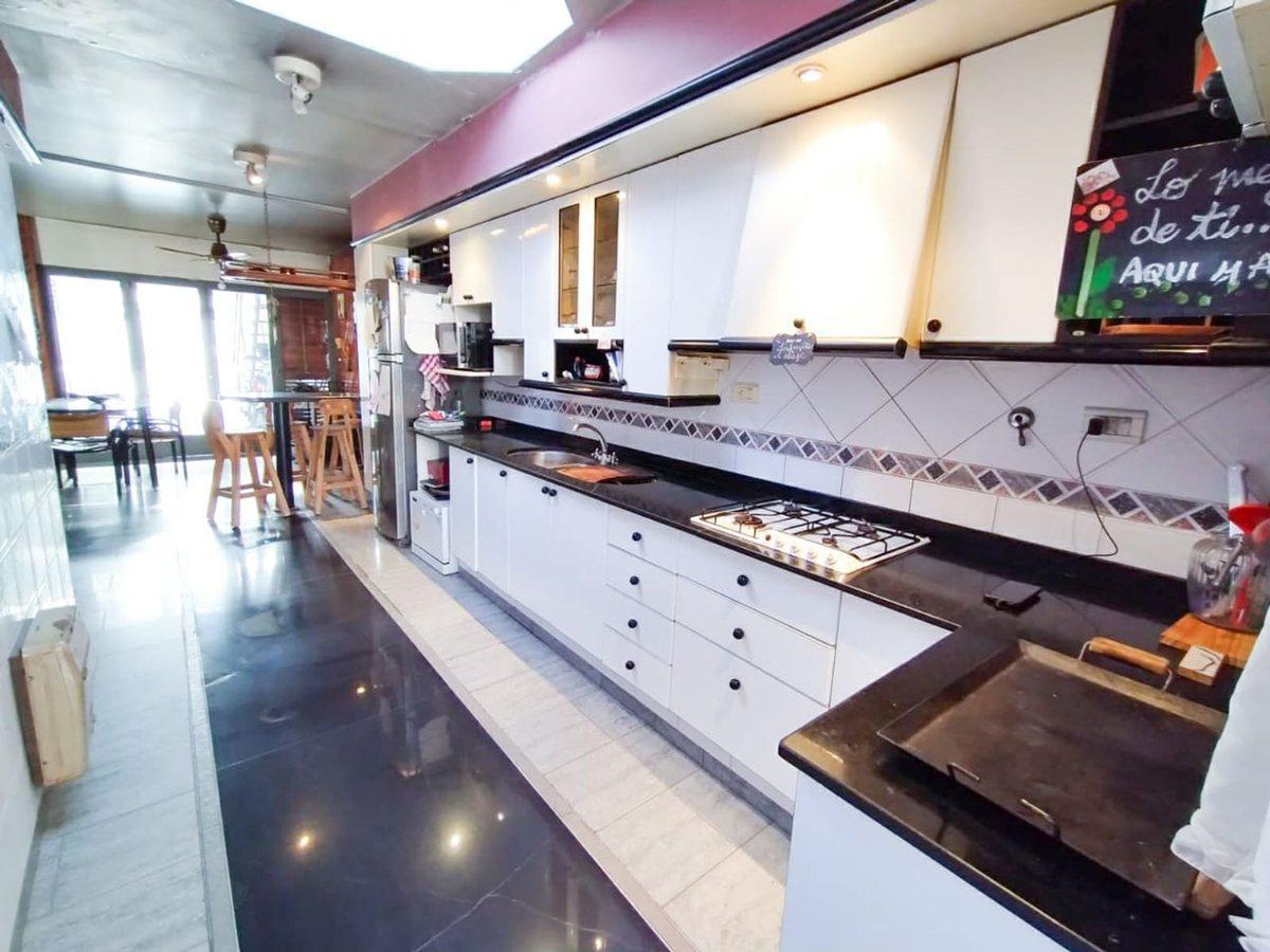 Encantadora y Práctica Casa 1er Etapa Barrio Santa 1