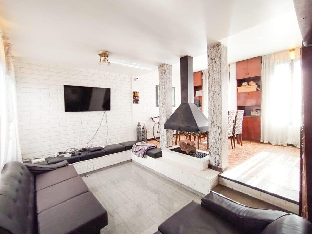 Encantadora y Práctica Casa 1er Etapa Barrio Santa 4