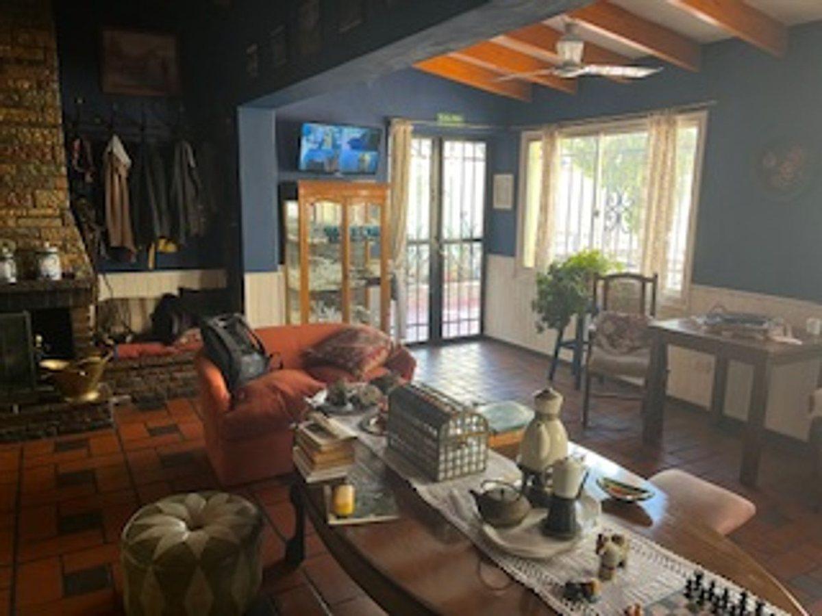 Casa Colonial Multifuncion con Reformas de Nivel 3