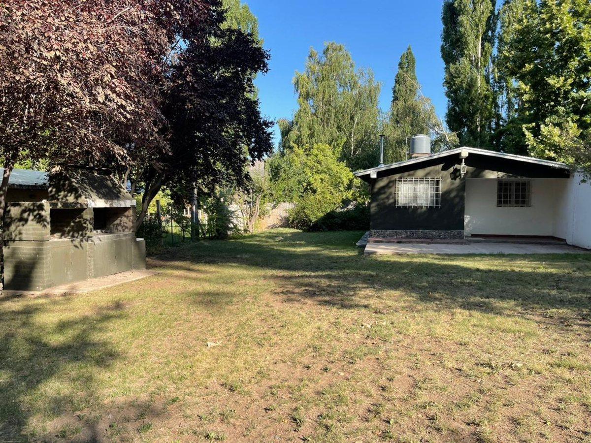 Vendo Casa con Lote 1000 m² - Potrerillos 1