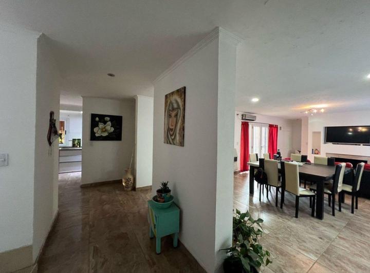 MODERNA Y AMPLIA VIVIENDA 2 DORMITORIOS 4