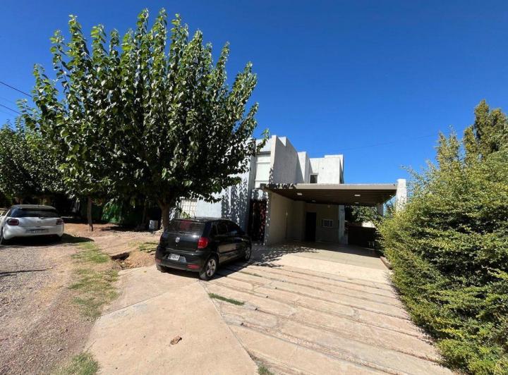 Gllén Casa Barrio Privado 4 Dorm, Quincho, Piscina 2