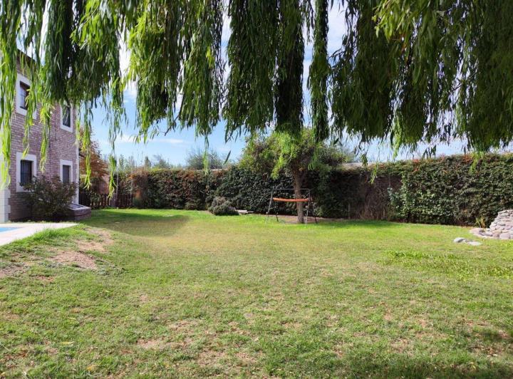 VENTA CASA EN B. LOS LIRIOS CORRALITOS GUAYMALLEN. 2