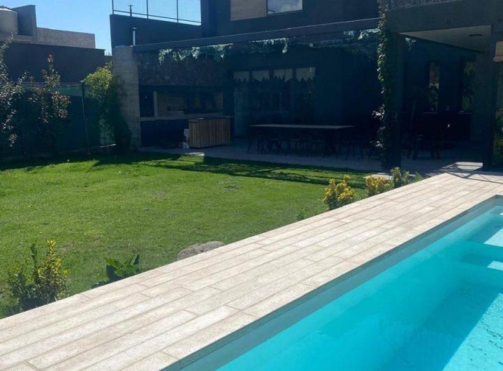 CASA EN VENTA EN BARRIO PRIVADO EN MENDOZA 5
