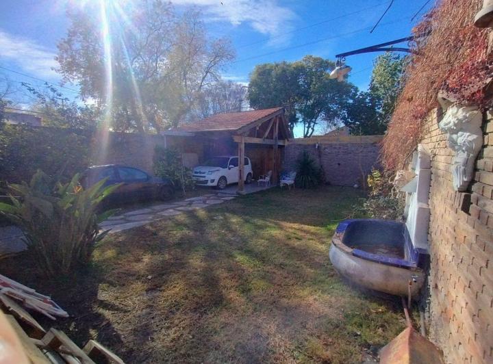 Se vende casa amplia con excelente ubicación 5