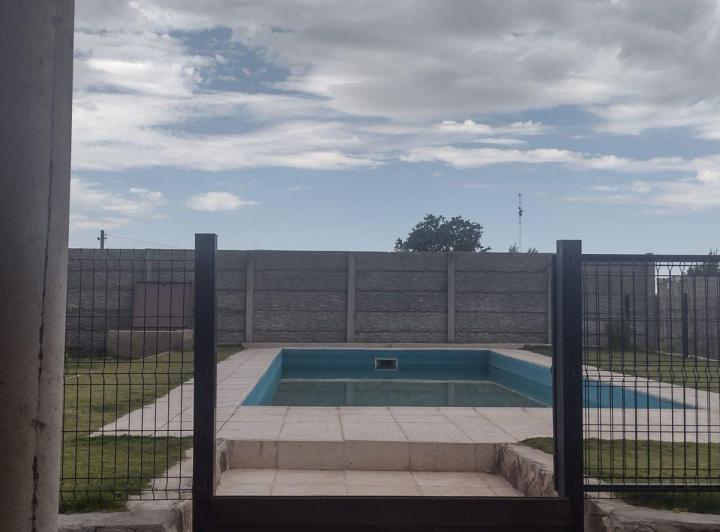 Se vende Espectacular Casa en Vistalba con Pileta 4