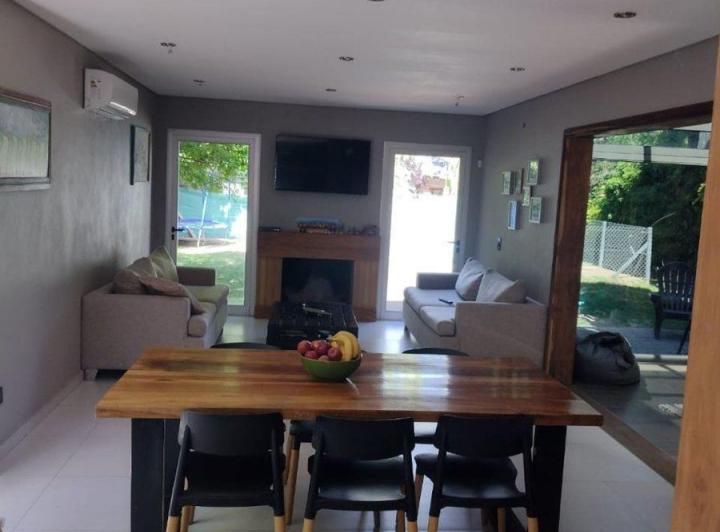 REMAX VENDE HERMOSA CASA EN VISTALBA 5