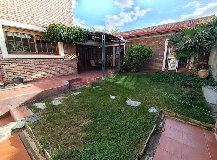 REMAX VENDIMIA OFRECE PROPIEDAD EN LA SEXTA S. MDZ 4