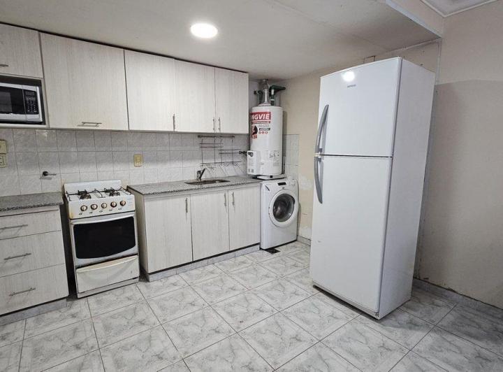 VENTA departamento amplio y luminoso, B°Santa Ana 4