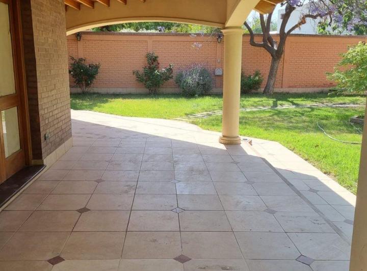 HERMOSA CASA DE CATEGORIA EN CIUDAD 5