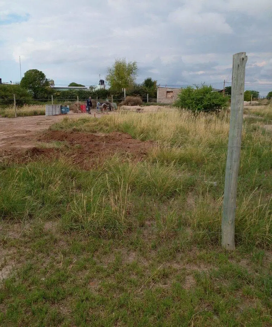 TERRENO DE 1000M² CON PILETA, ESCRITURA, TRIFASICA 3