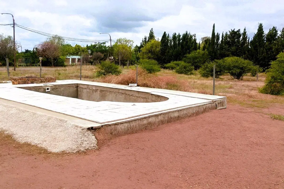 TERRENO DE 1000M² CON PILETA, ESCRITURA, TRIFASICA 5