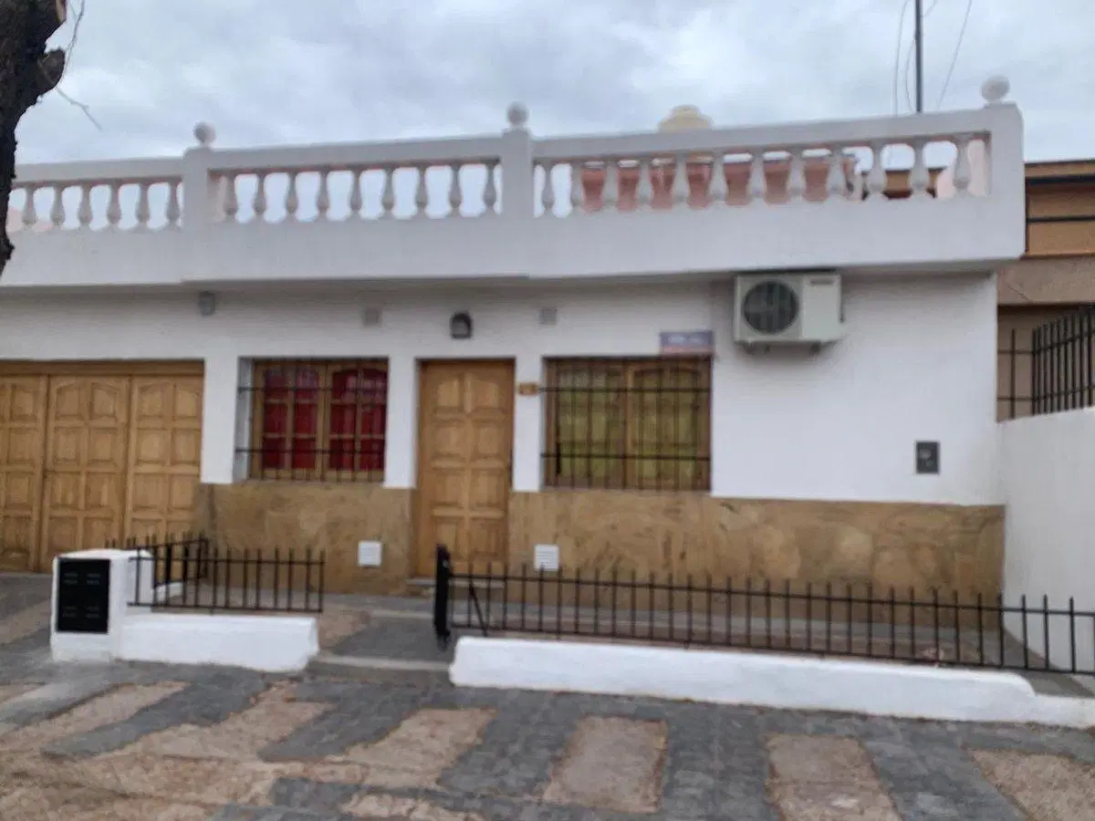 SE VENDE RENOVADA CASA EN B LA FLORESTA  GLLEM MZA 2