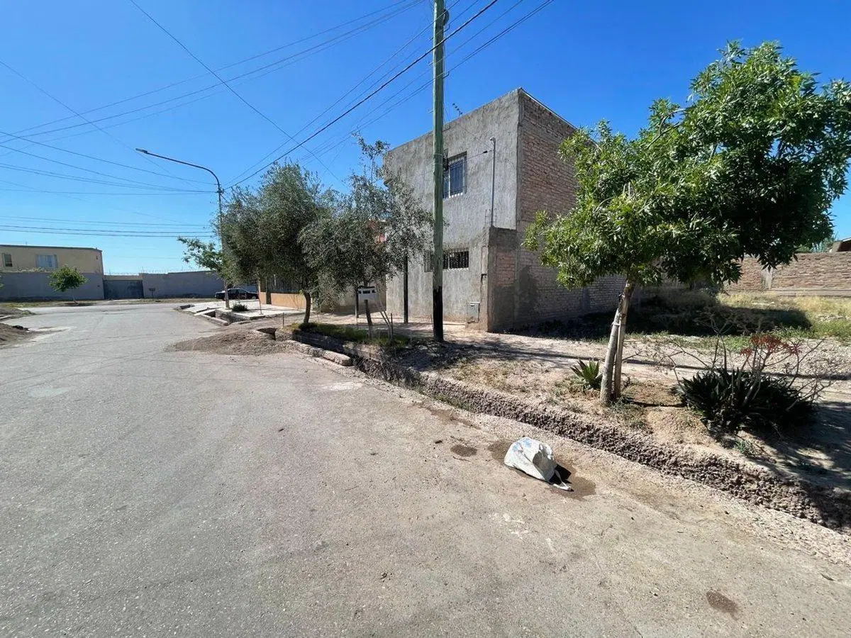REMAX VENDIMIA OFRECE LOTE EN MAIPU 4