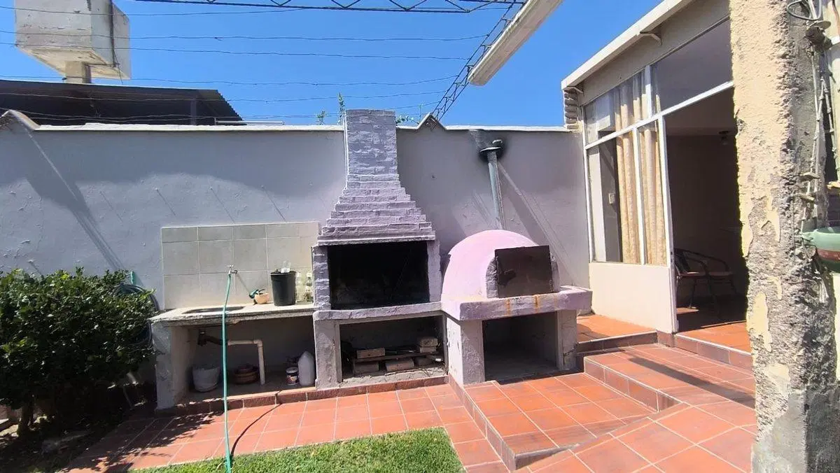 VENTA CASA EN BARRIO TRAPICHE, EXCELENTE UBICACION 5