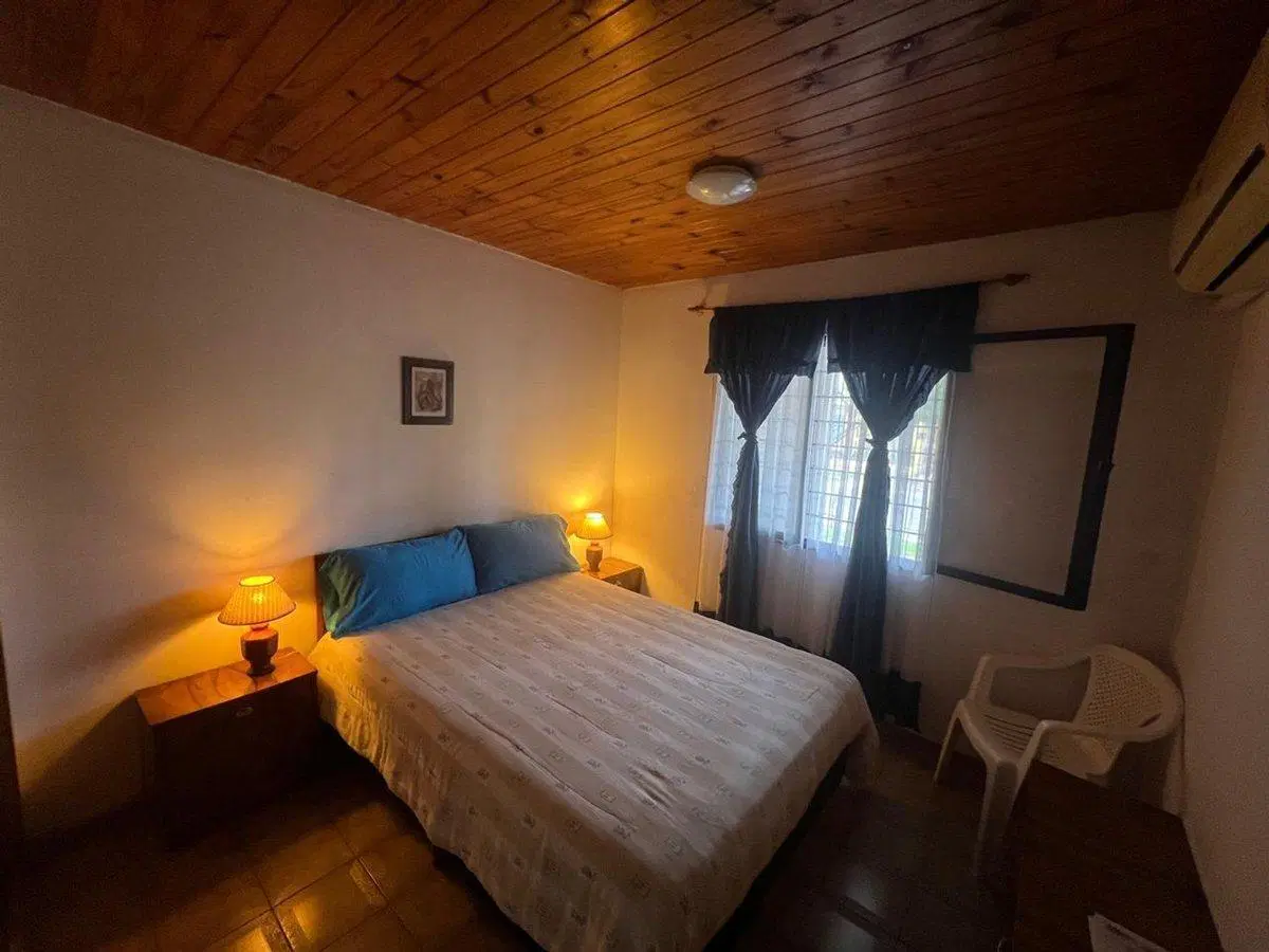 CASADE 4 HABITACIONES EN VENTA EN MAIPU 5