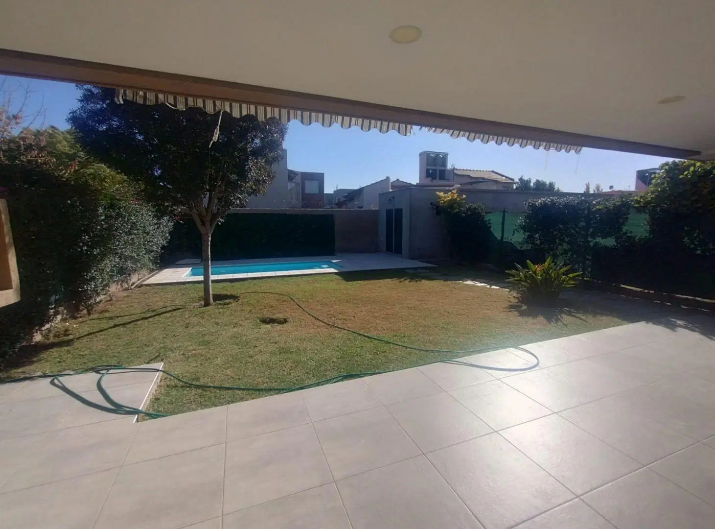 CASA DE CATEGORIA DE BARRIO PRIVADO EN GUAYMALLEN 4