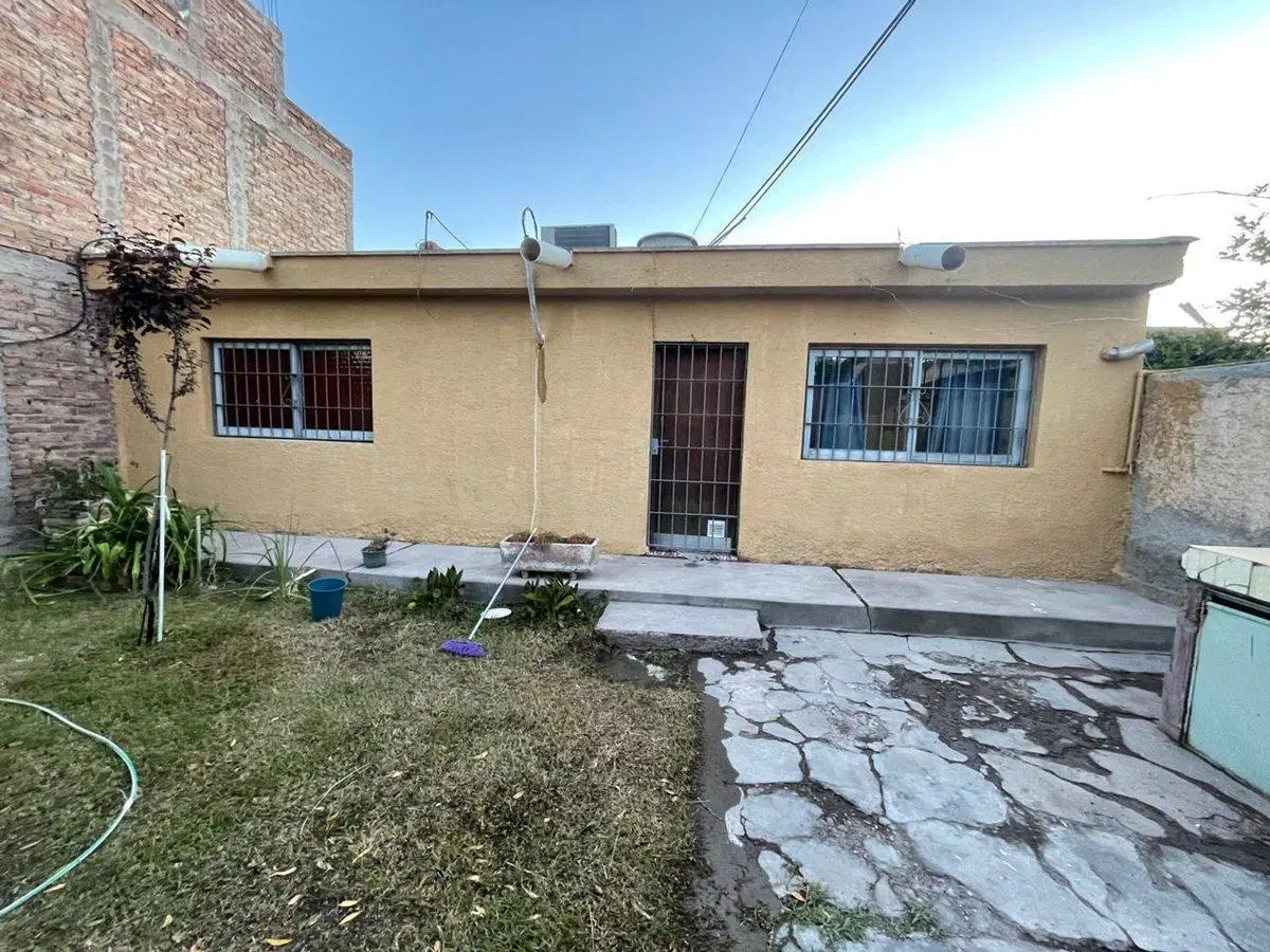 REMAX VENDE CASA Y DEPTO , EXCELENTE ZONA DE MAIPU 4