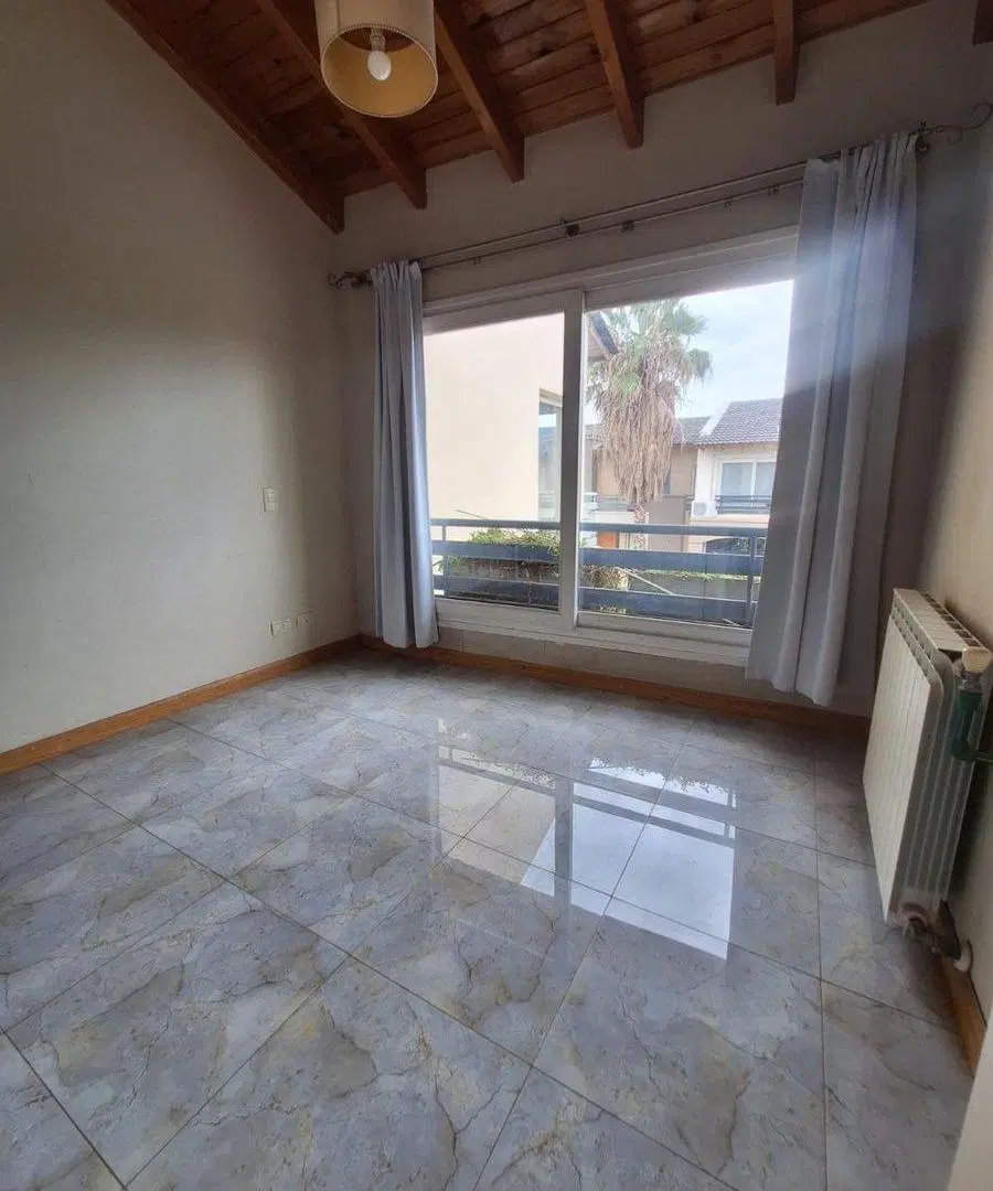EXCLUSIVA CASA B° AIRES DE CAMPO, GUAYMALLÉN. 2