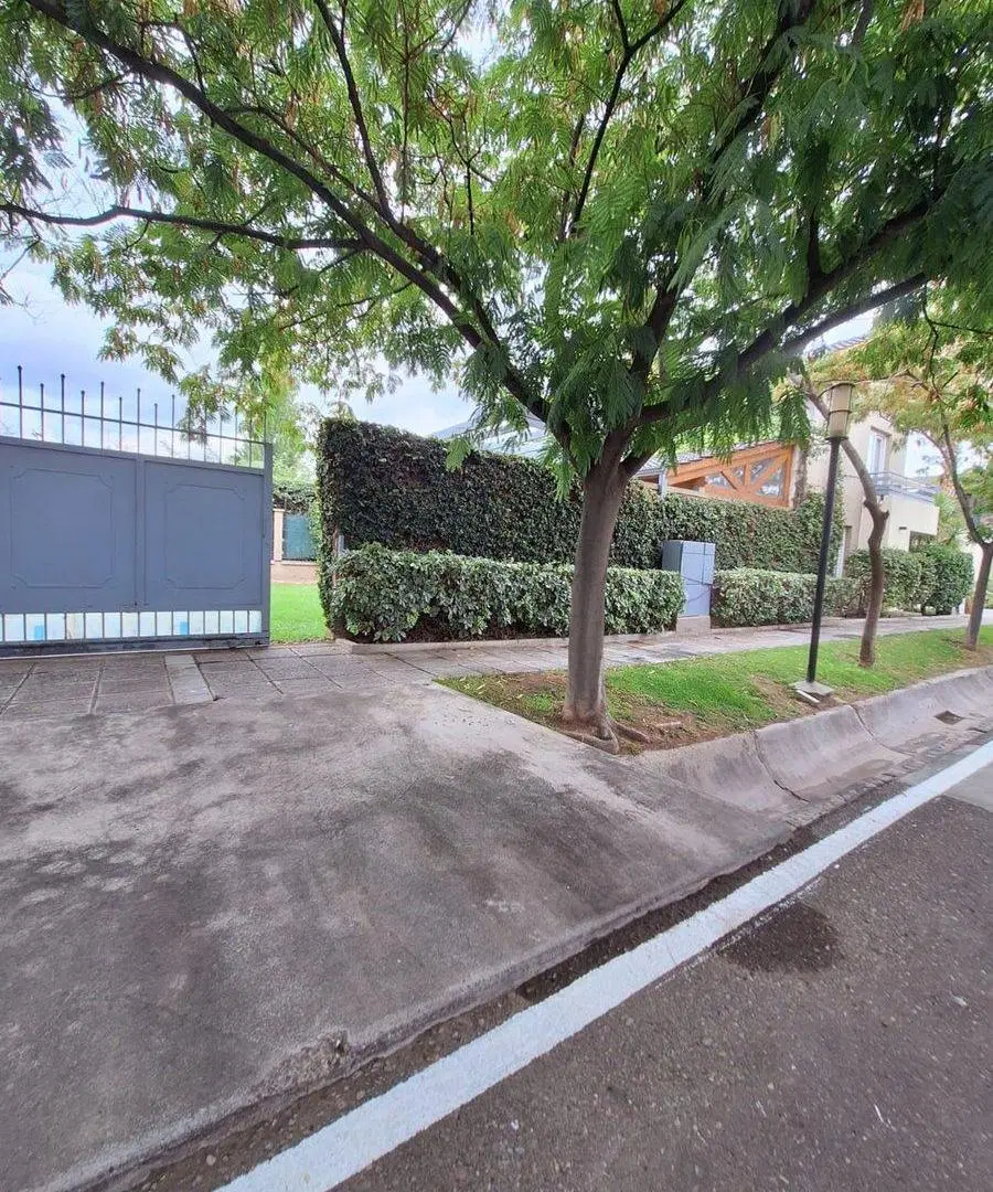 EXCLUSIVA CASA B° AIRES DE CAMPO, GUAYMALLÉN. 5
