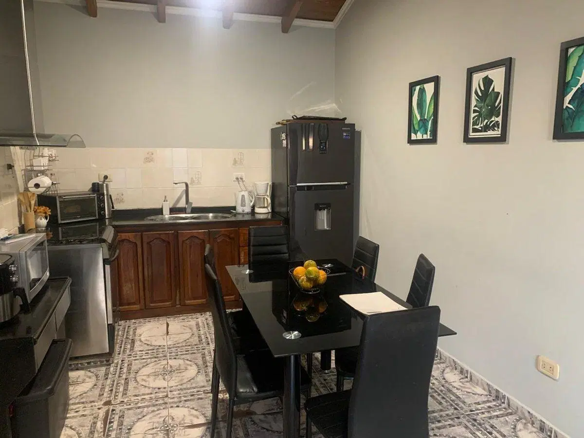 SE VENDE  MUY LINDA CASA EN B FARMACEUTICO  R CRUZ 5